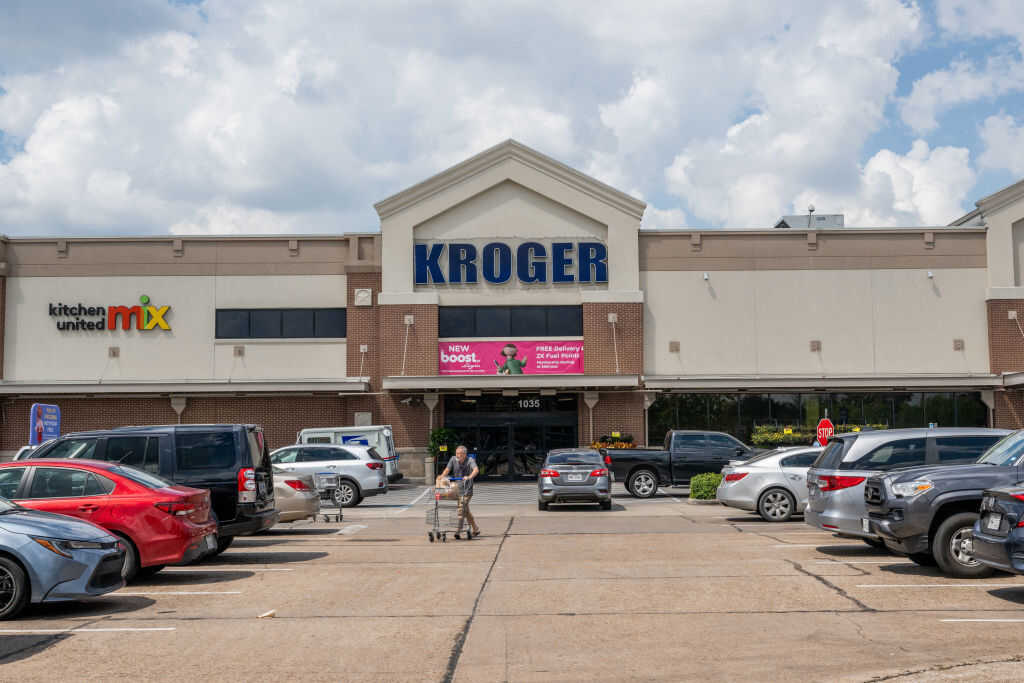 Is Kroger (KR) a Smart Bet Amid Largest Retail Merger Ever?